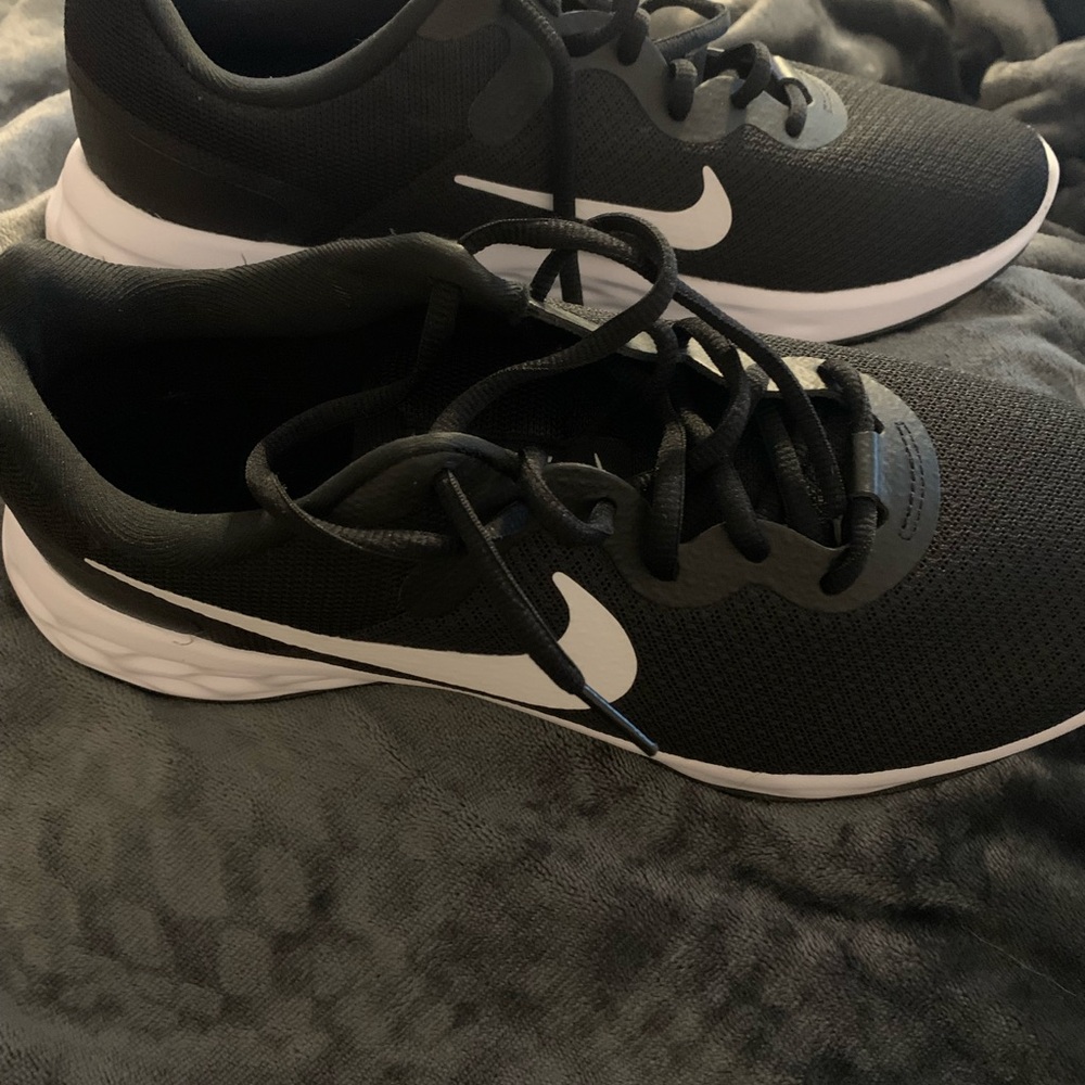 Nike Black and White Athletic Shoes